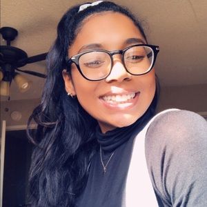 Meet your Posher, Alyssa